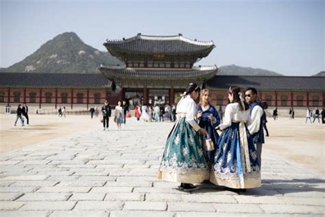 스위스 전통의상, 그리고 그것이 한국의 한복에 미친 영향